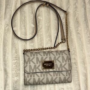 Michael Kors Wallet on Chain - Crossbody - Cream Color
